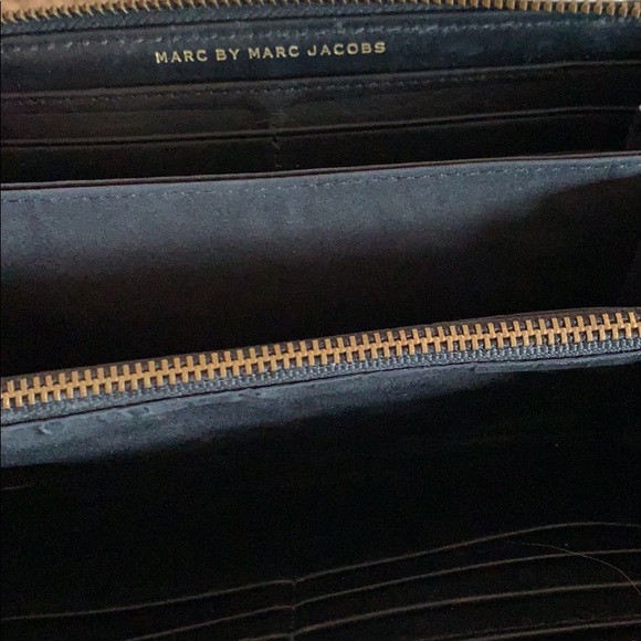 Marc Jacobs wallet - Picture 2 of 3
